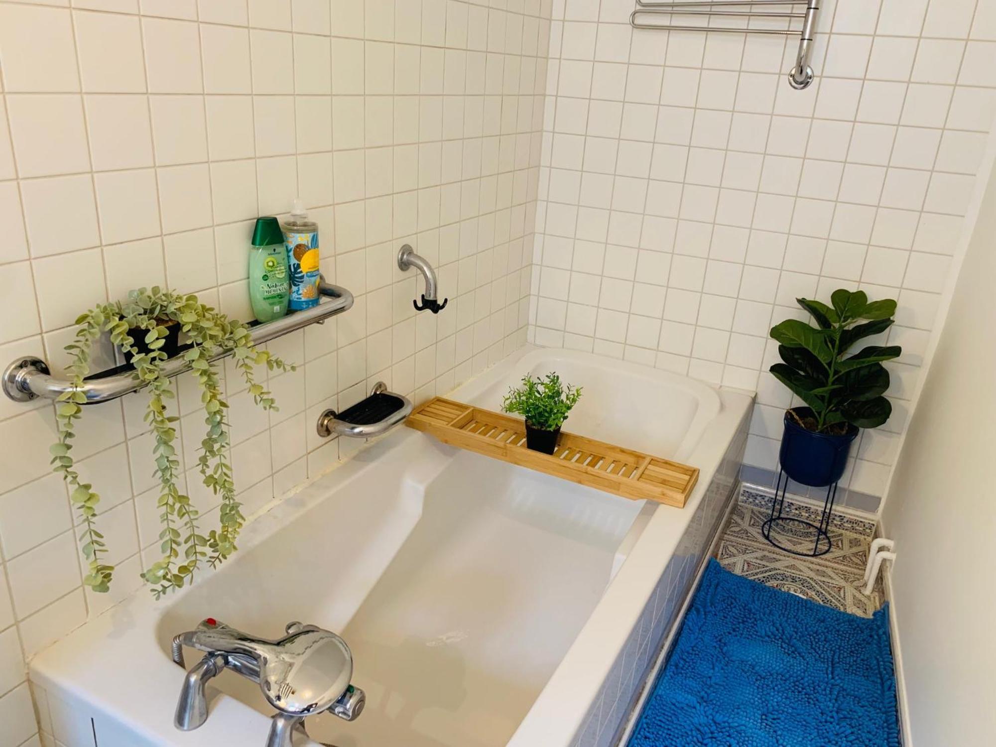 Cosy Studio Design With Modern Bathroom Vaureal Экстерьер фото
